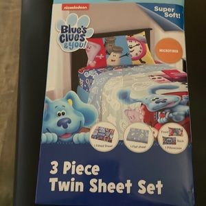 Three piece twin sheet set